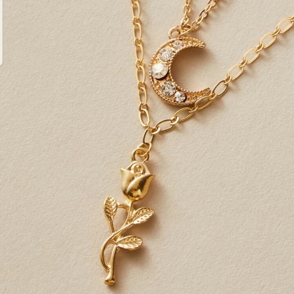 *Telly* Rose and Moon Layered necklace - Picture 4 of 4